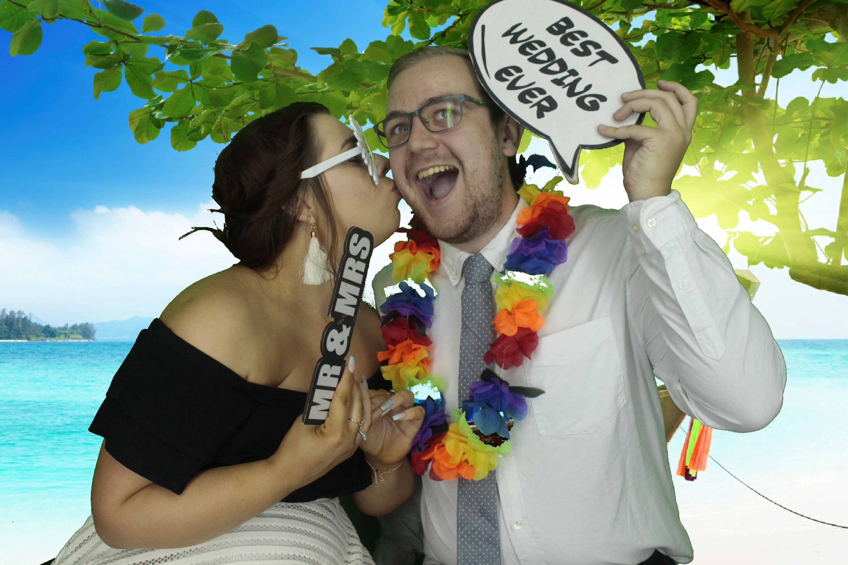 Mr & Mrs McIlvaney | View more photos from the event at gallery.myphotoboothexperience.co.uk/u/MyPhotoBoothExperienceLtd/Mr-Mrs-McIlvaney